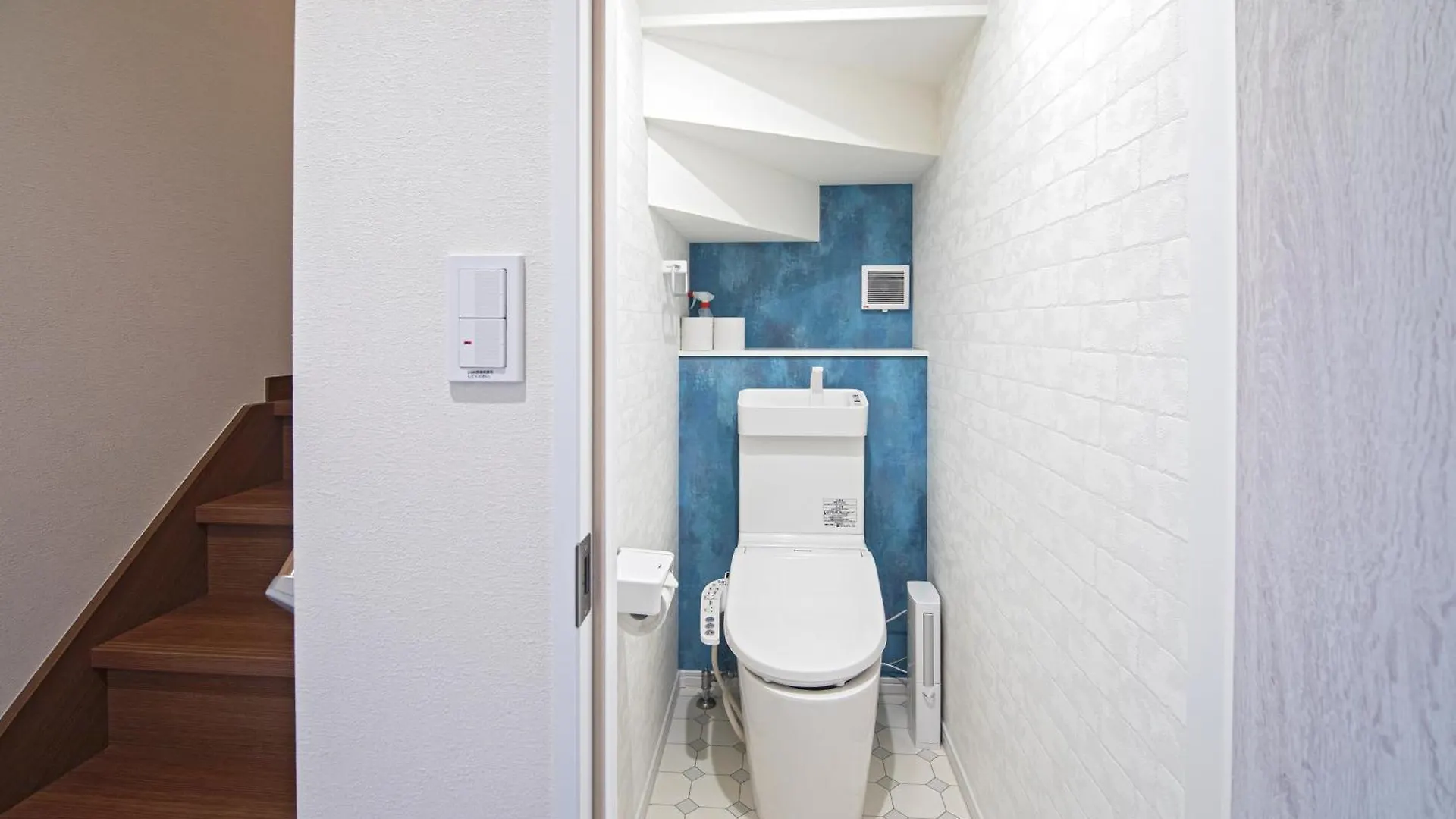Holiday home 西九条【新築一軒家】駅近・アクセス良好＊Osaka＊Nambaエリア＊Newopen!! Freewifi Villa